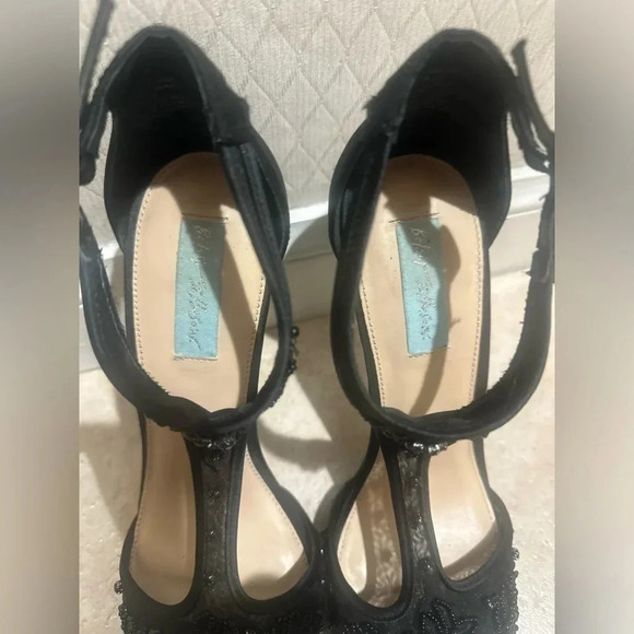 Blue‎ Betsey Johnson Black SB- Holly Heels Satin Beaded T-Strap Heels. Size 8.5 - Picture 4 of 16